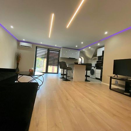 Muki House Appartement Hunedoara Buitenkant foto