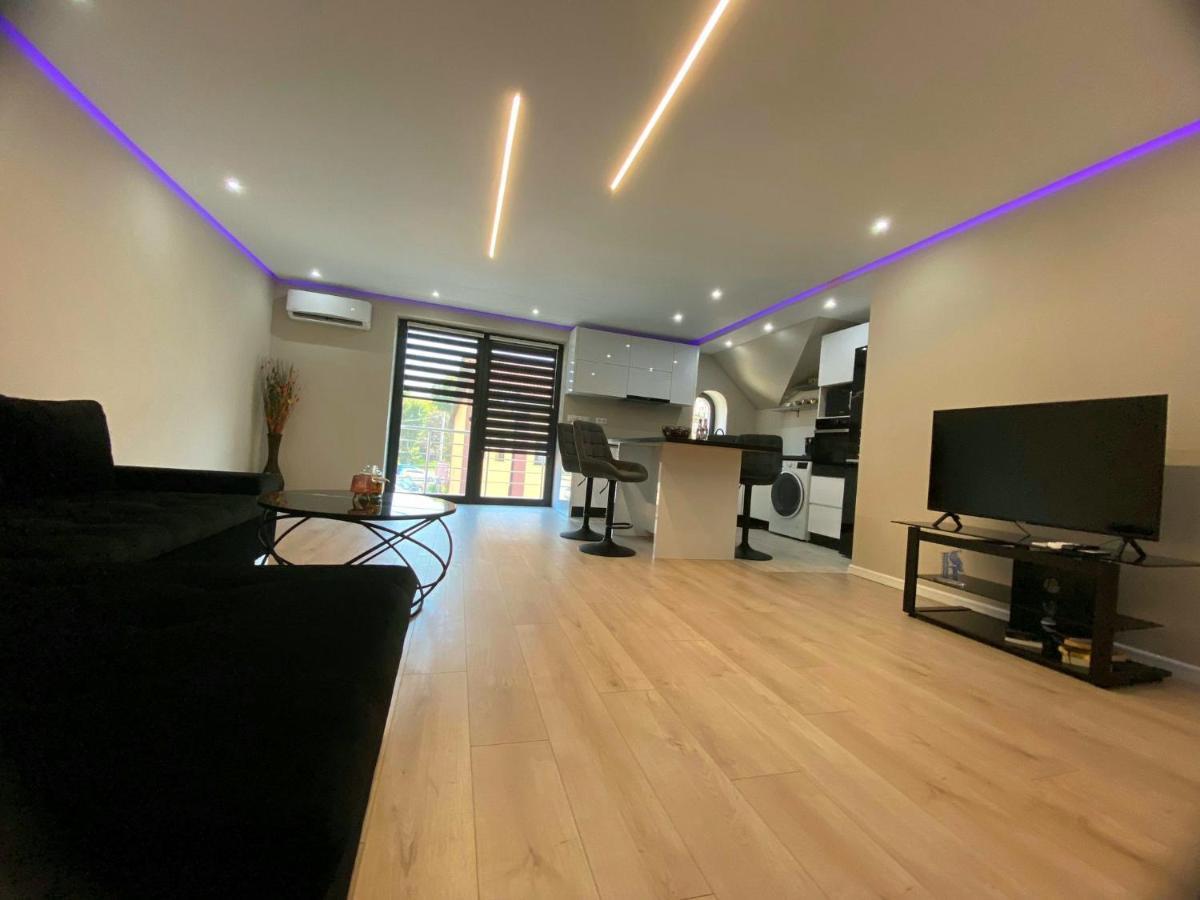 Muki House Appartement Hunedoara Buitenkant foto