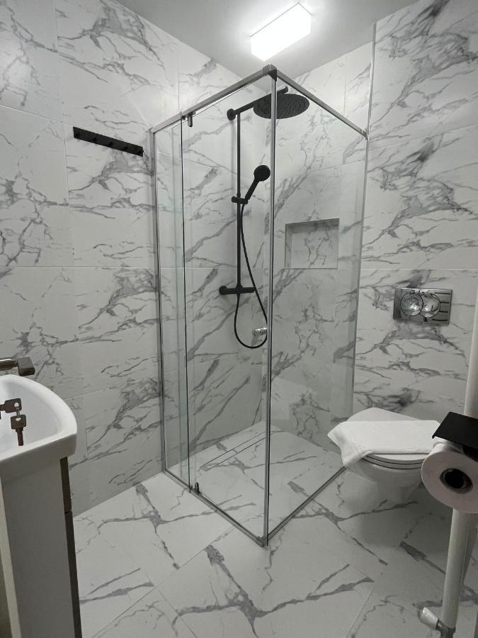 Muki House Appartement Hunedoara Buitenkant foto